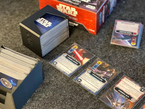 0296fa395ef0d0641283fb5d7eac0c15.jpg Insert pasujący do gry Star Wars The Deckbuilding Game ORAZ Clone Wars + TOR MOCY