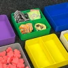 0f197e60cdd3451b951f82aee656e528.jpg Pojemniki/Tacki na zasoby do gier planszowych 8 szt. | GAMU Trays
