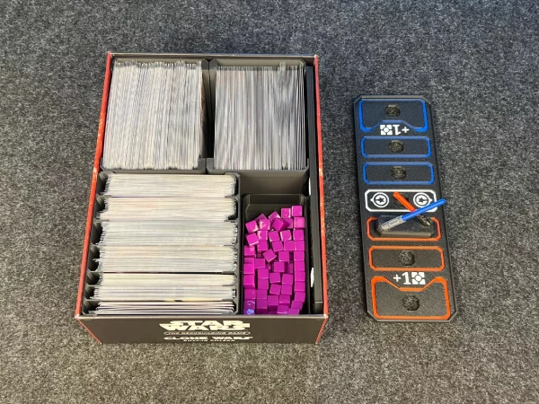 1125f4fb9f9d64b33a8c786989ca1def.jpg Insert pasujący do gry Star Wars The Deckbuilding Game ORAZ Clone Wars + TOR MOCY