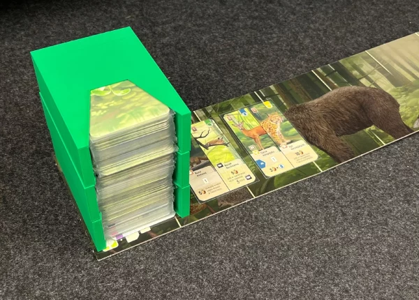 32160d1fe73000d1ef900eee611f2d15.jpg Insert pasujący do gry Leśne Rozdanie i dodatku Alpy