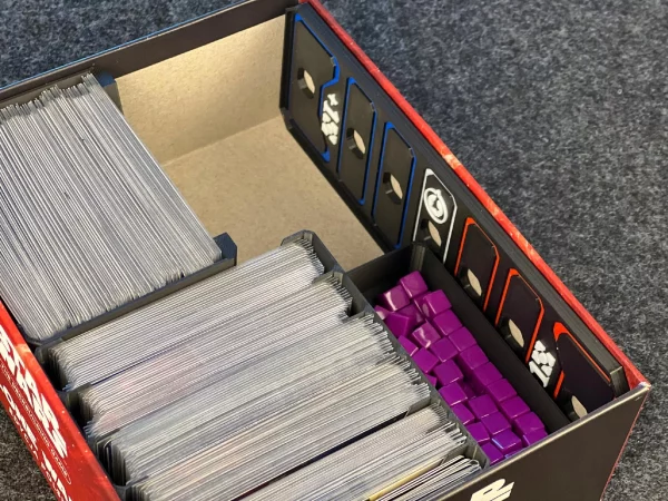 8ead353a17972f25069f6019c04f6f5a.jpg Insert pasujący do gry Star Wars The Deckbuilding Game ORAZ Clone Wars + TOR MOCY